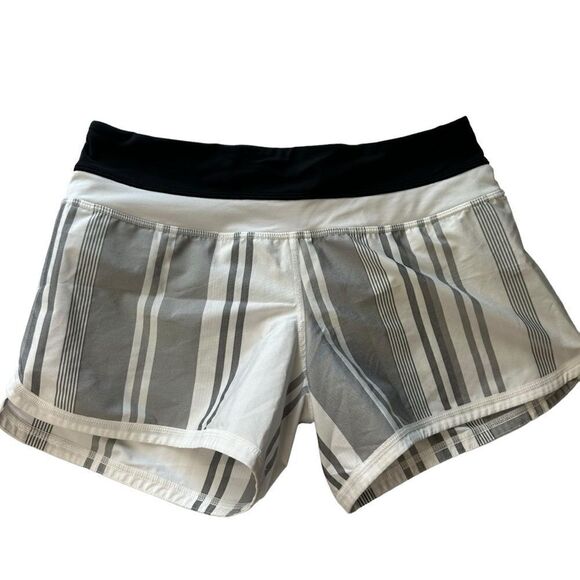 Lululemon Groovy Run Shorts Groovy Stripe Nimbus White Black Grey Size 4 - Picture 3 of 10